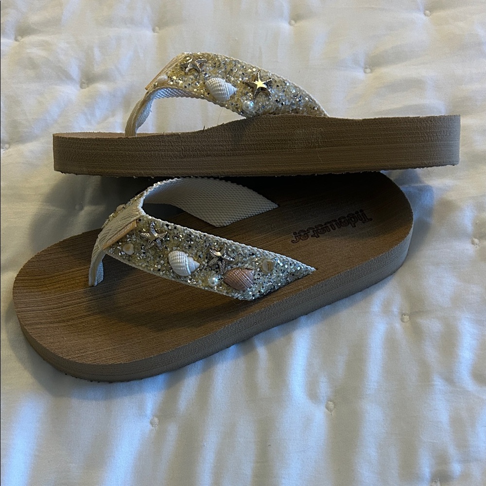 Embellished Sandals with Cream and White Accents - Picture 4 of 6